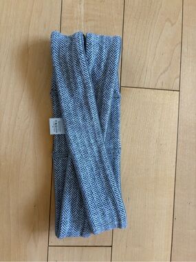 Lululemon Gray Herringbone Crossover Headband